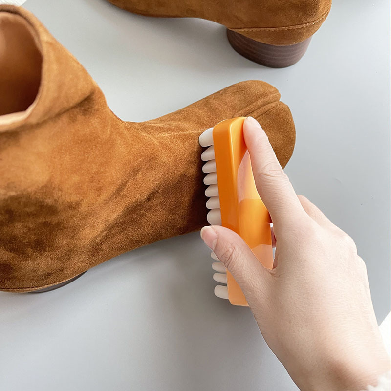 Brosse en cuir pour bottes en  - Sneaker Care Products avis et prix